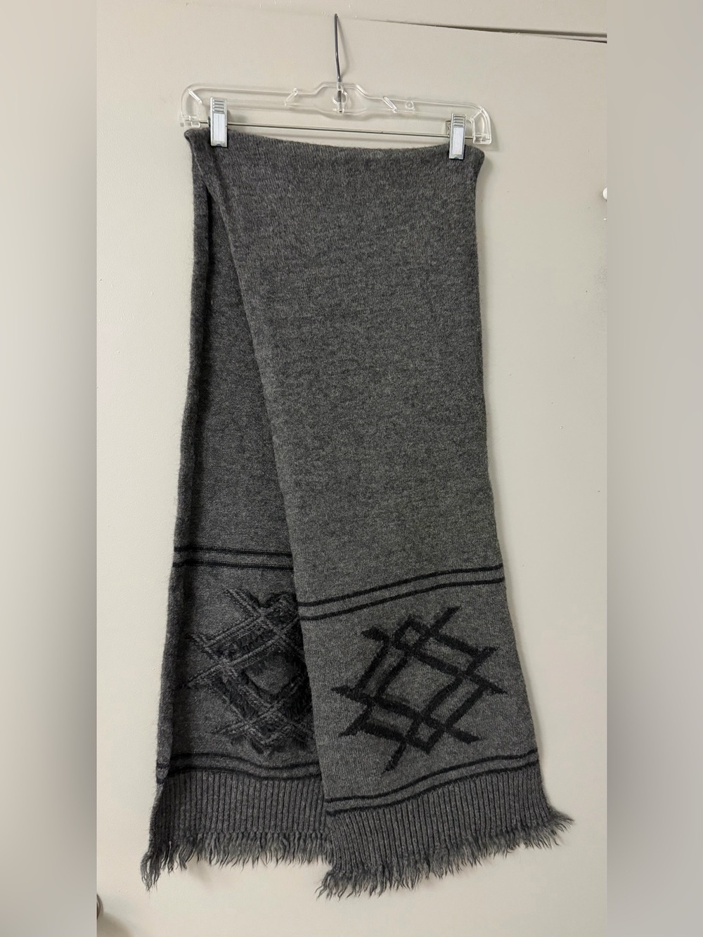 Pendleton Gray Knit Fringe Scarf Geometric Pattern Unisex